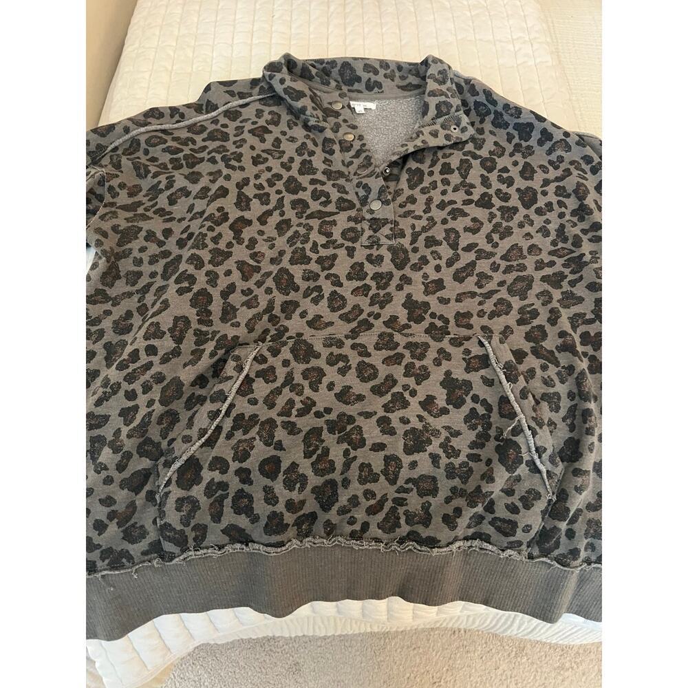 XL Maurice’s Leopard Pullover